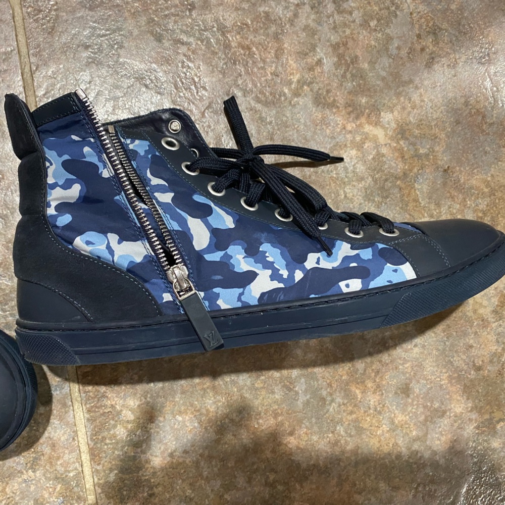 Louis Vuitton Blue Camo Sneaker - Picture 5 of 10